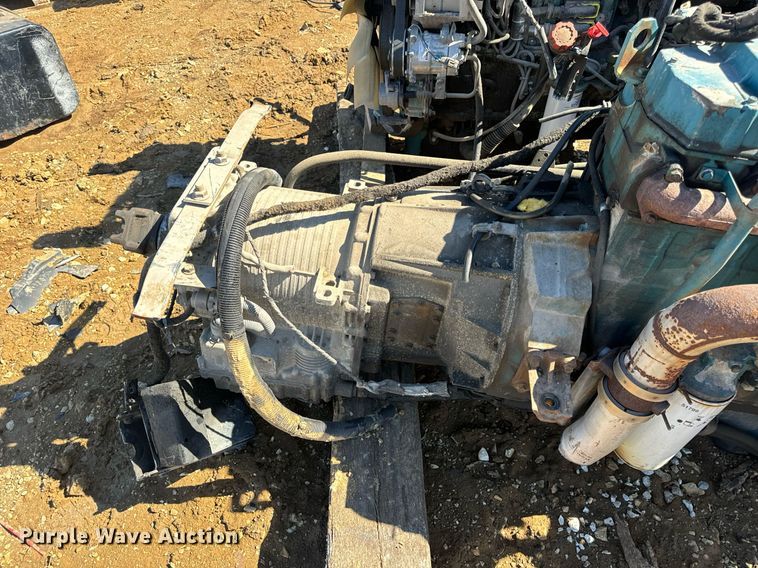 image for item EN5175 2002 International DT466 engine