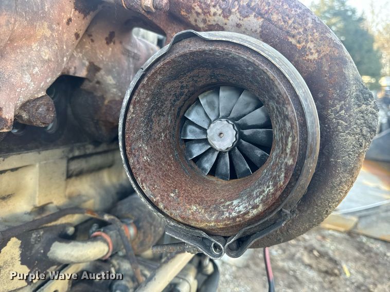 image for item EN5179 (2) Cummins engines