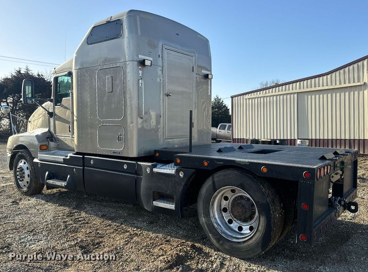 image for item EN5182 2007 Kenworth T600 semi truck