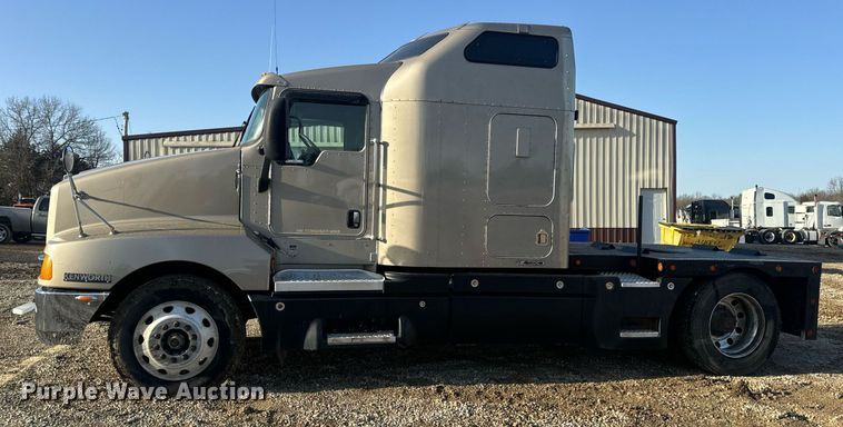 image for item EN5182 2007 Kenworth T600 semi truck