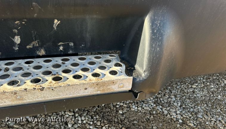 image for item EN5182 2007 Kenworth T600 semi truck