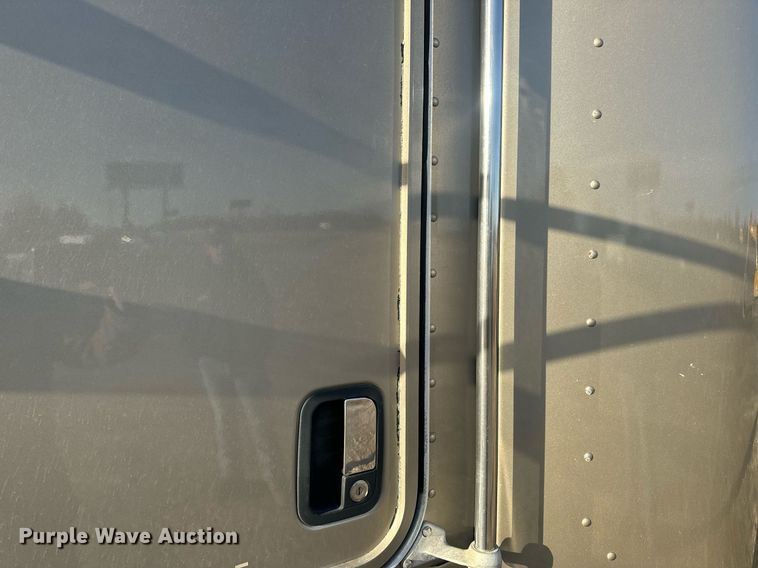 image for item EN5182 2007 Kenworth T600 semi truck