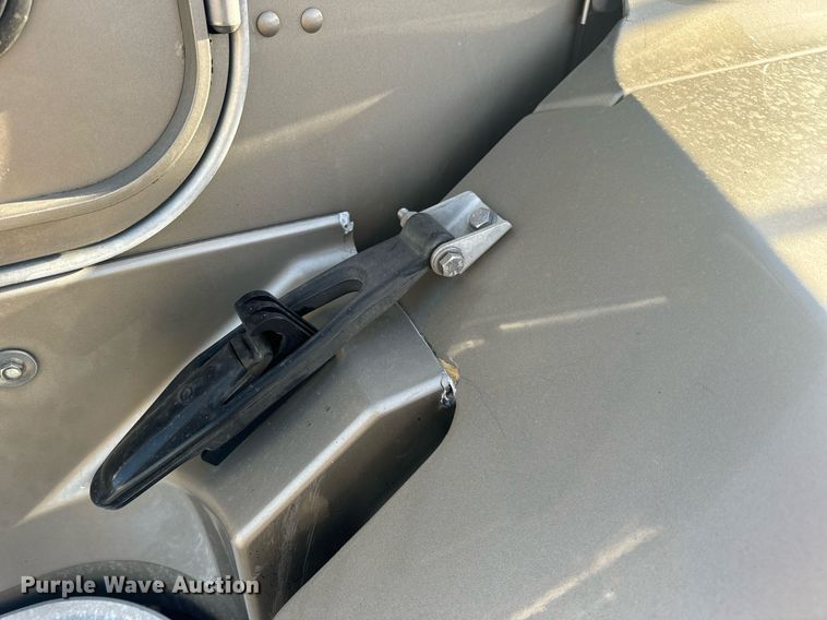 image for item EN5182 2007 Kenworth T600 semi truck