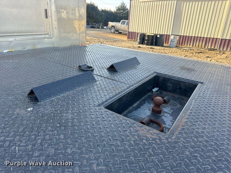 image for item EN5182 2007 Kenworth T600 semi truck