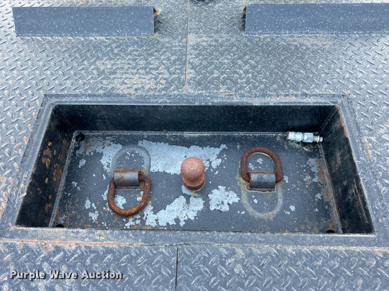 image for item EN5182 2007 Kenworth T600 semi truck