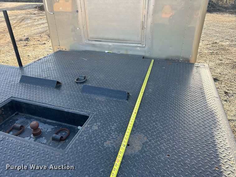 image for item EN5182 2007 Kenworth T600 semi truck