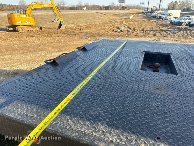 image for item EN5182 2007 Kenworth T600 semi truck