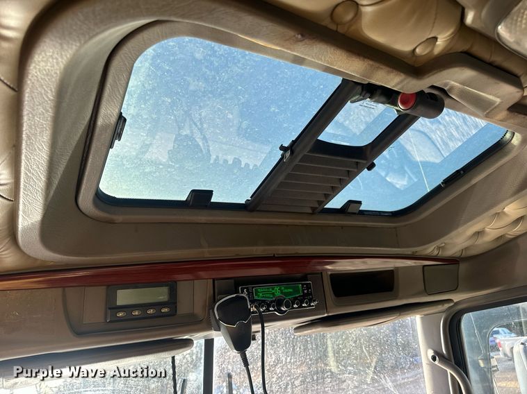 image for item EN5182 2007 Kenworth T600 semi truck