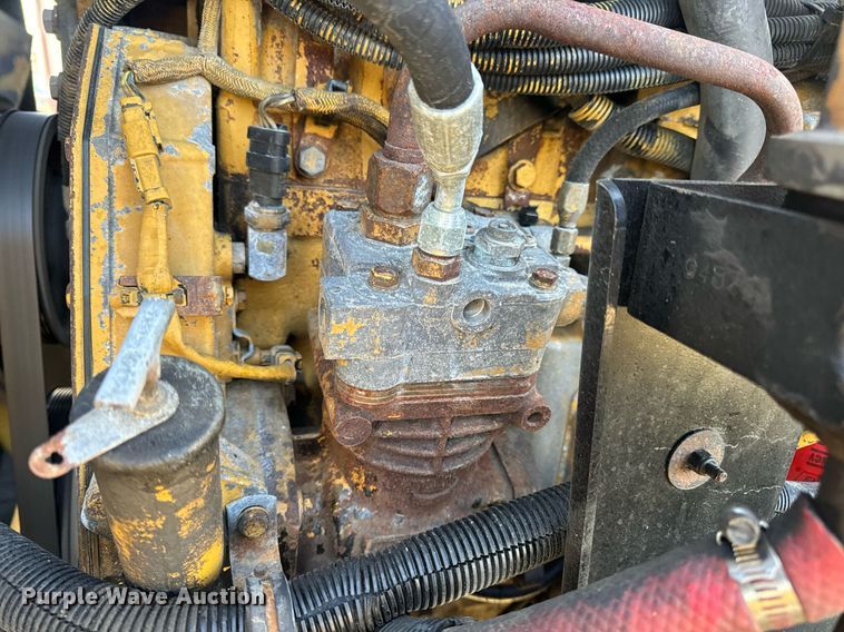 image for item EN5182 2007 Kenworth T600 semi truck