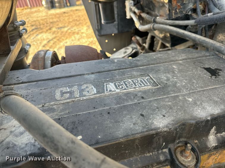 image for item EN5182 2007 Kenworth T600 semi truck