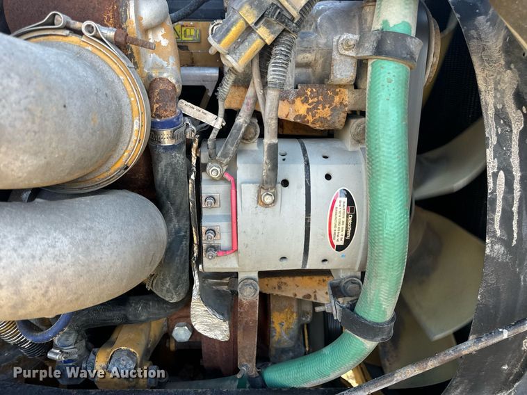 image for item EN5182 2007 Kenworth T600 semi truck