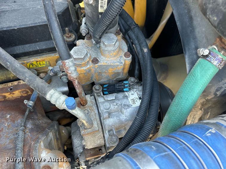 image for item EN5182 2007 Kenworth T600 semi truck