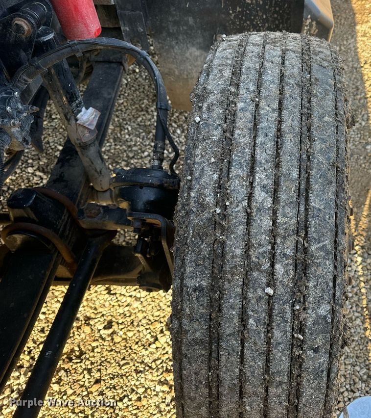 image for item EN5182 2007 Kenworth T600 semi truck