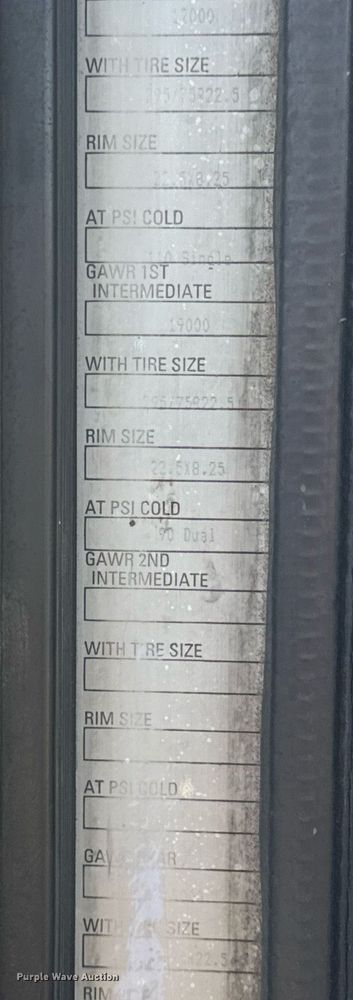 image for item EN5182 2007 Kenworth T600 semi truck