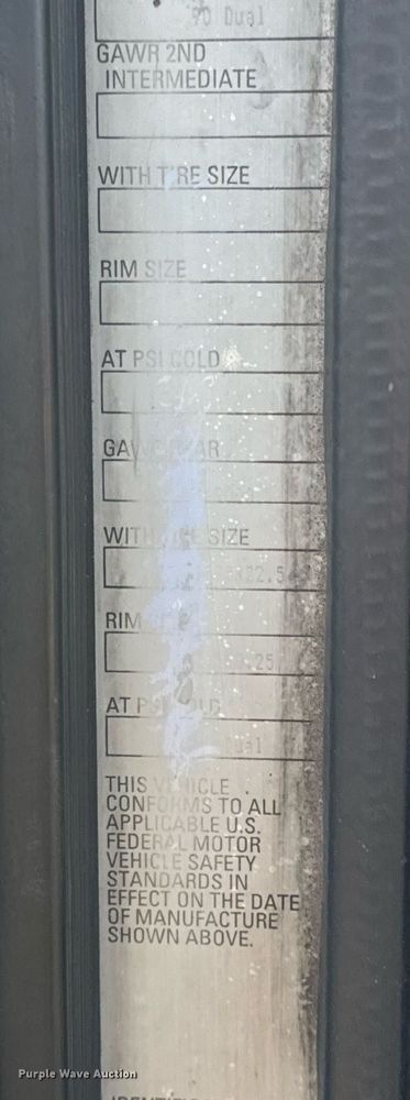 image for item EN5182 2007 Kenworth T600 semi truck