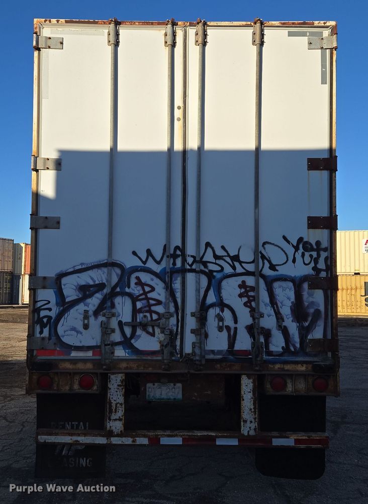 image for item EQ6719 1995 Monon dry van trailer