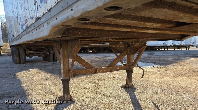 image for item EQ6719 1995 Monon dry van trailer