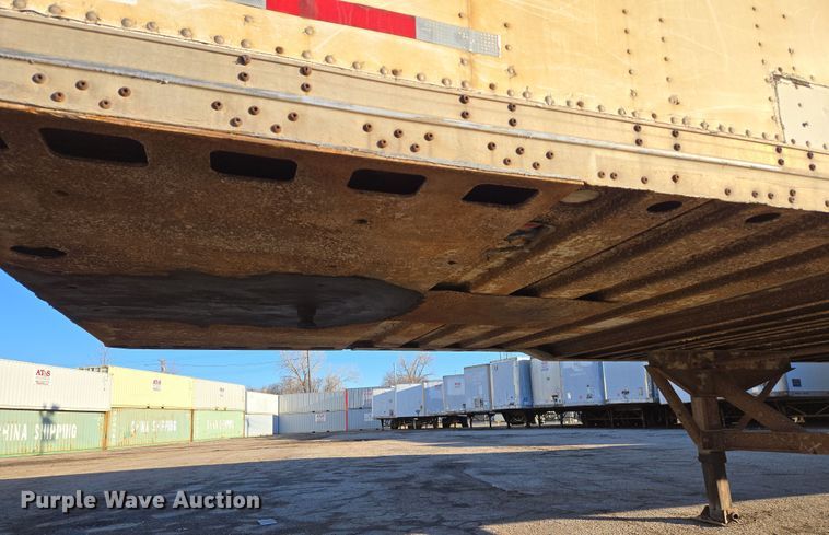 image for item EQ6719 1995 Monon dry van trailer