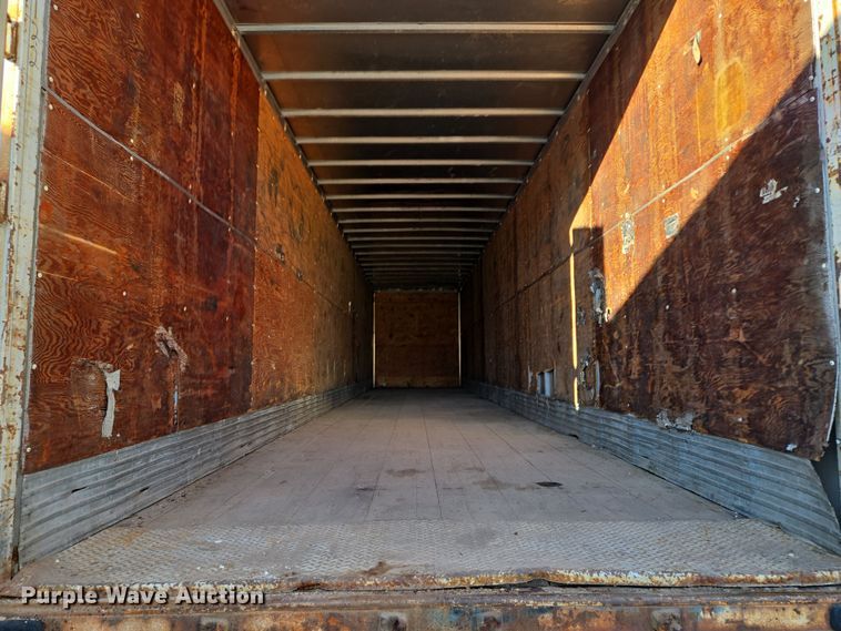 image for item EQ6719 1995 Monon dry van trailer