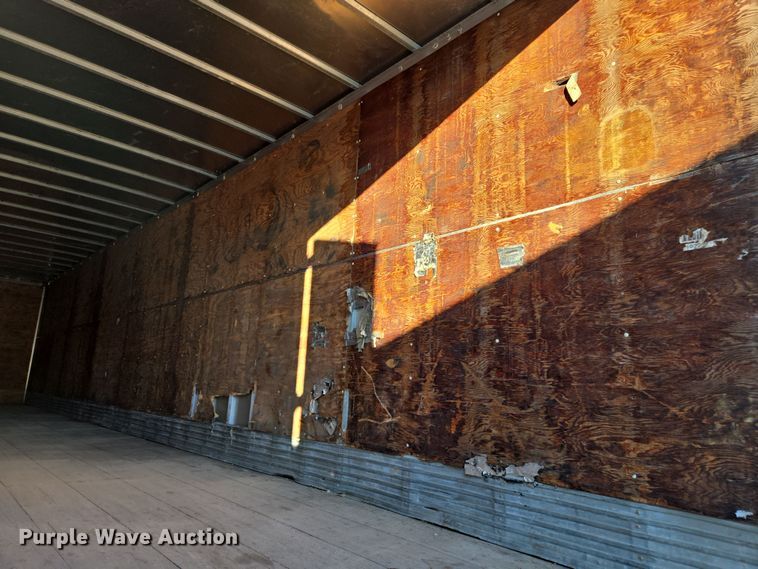 image for item EQ6719 1995 Monon dry van trailer