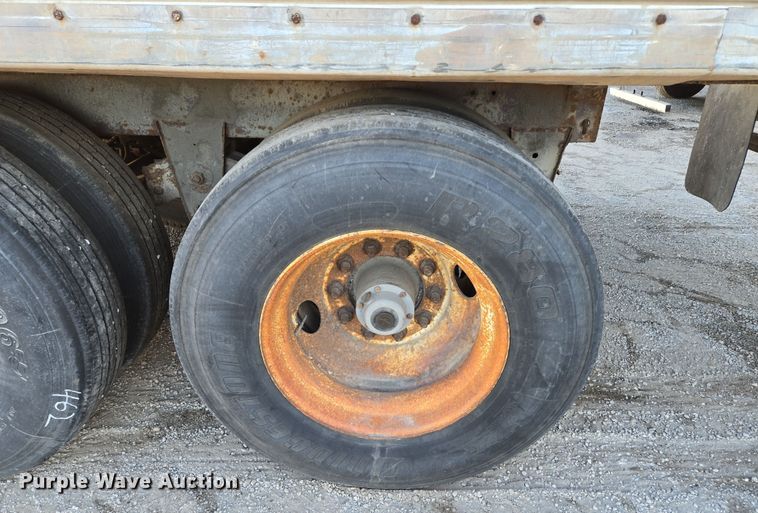 image for item EQ6719 1995 Monon dry van trailer