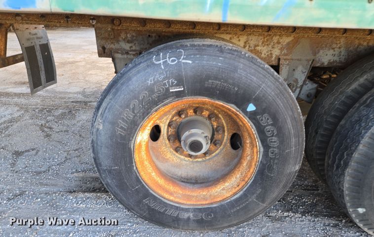 image for item EQ6719 1995 Monon dry van trailer