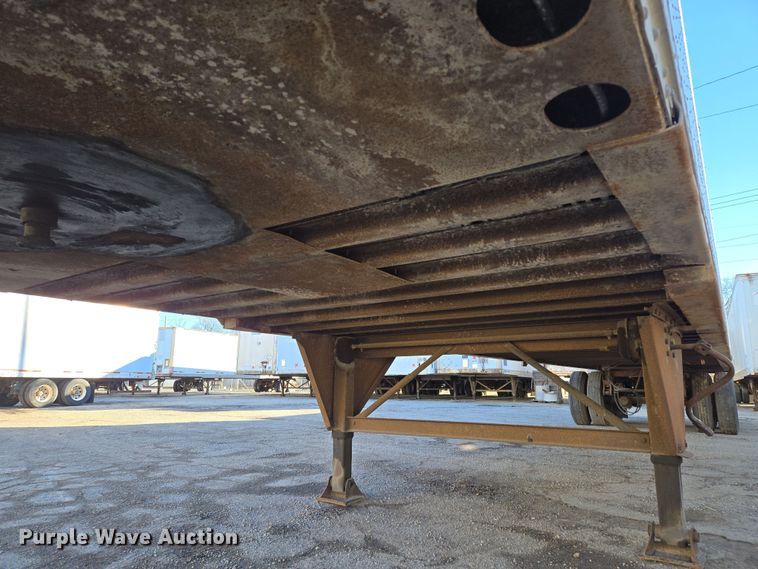 image for item EQ6720 1995 Pines Trailer  dry van trailer