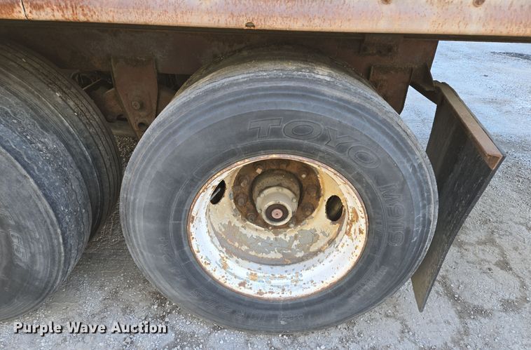 image for item EQ6720 1995 Pines Trailer  dry van trailer