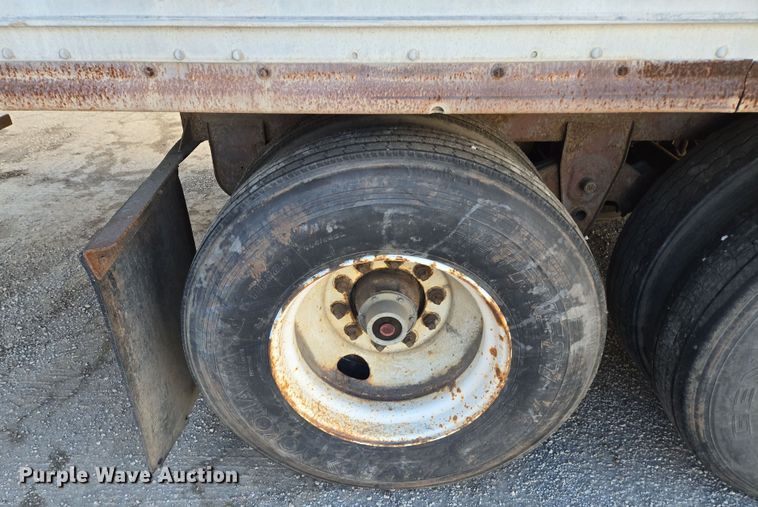 image for item EQ6720 1995 Pines Trailer  dry van trailer