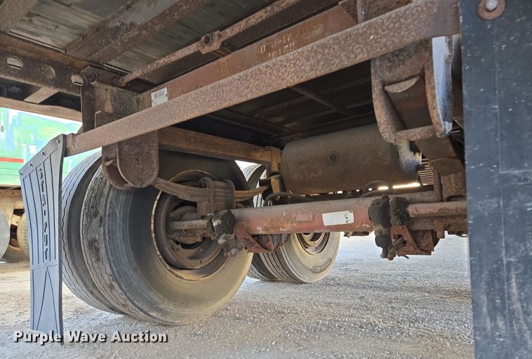 image for item EQ6720 1995 Pines Trailer  dry van trailer