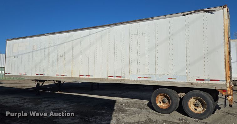 image for item EQ6722 1995 Monon dry van trailer
