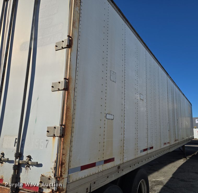 image for item EQ6722 1995 Monon dry van trailer