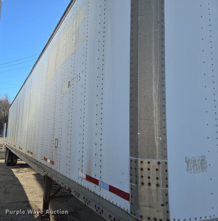 image for item EQ6722 1995 Monon dry van trailer