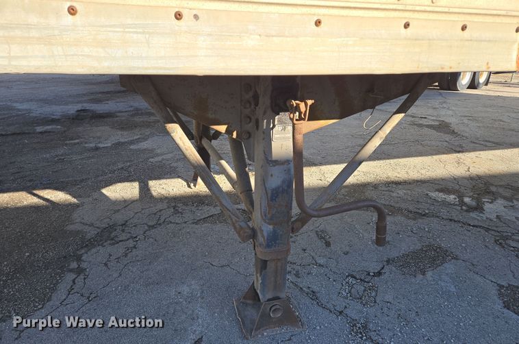 image for item EQ6722 1995 Monon dry van trailer