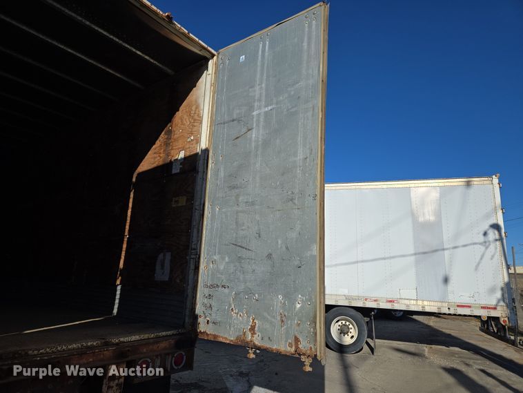 image for item EQ6722 1995 Monon dry van trailer