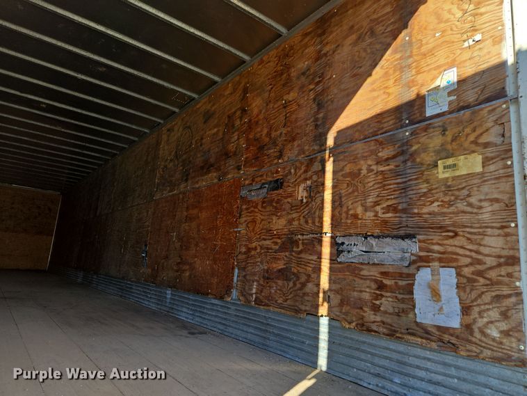 image for item EQ6722 1995 Monon dry van trailer