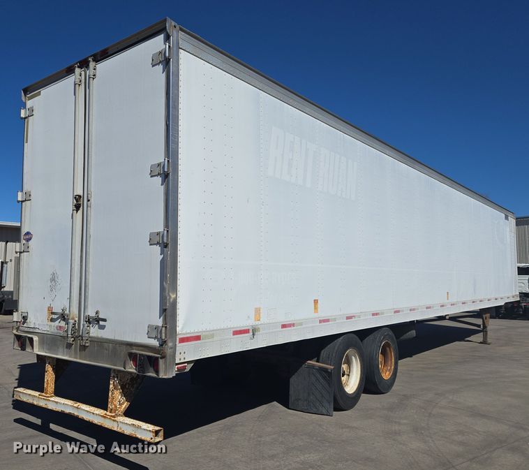 image for item EQ6724 2001 Utility dry van trailer