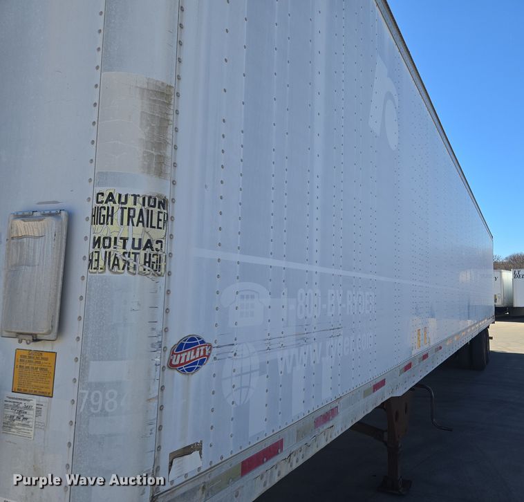 image for item EQ6724 2001 Utility dry van trailer