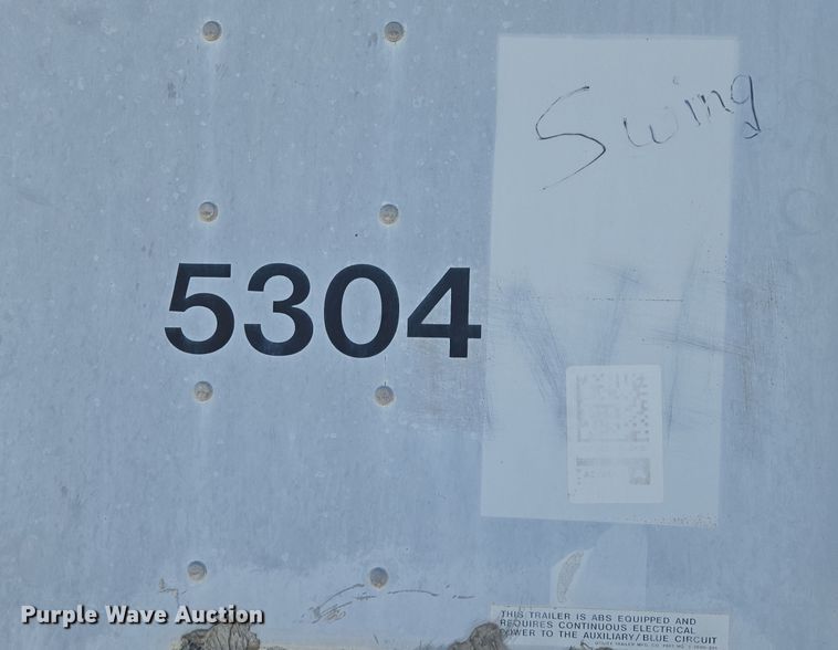 image for item EQ6724 2001 Utility dry van trailer