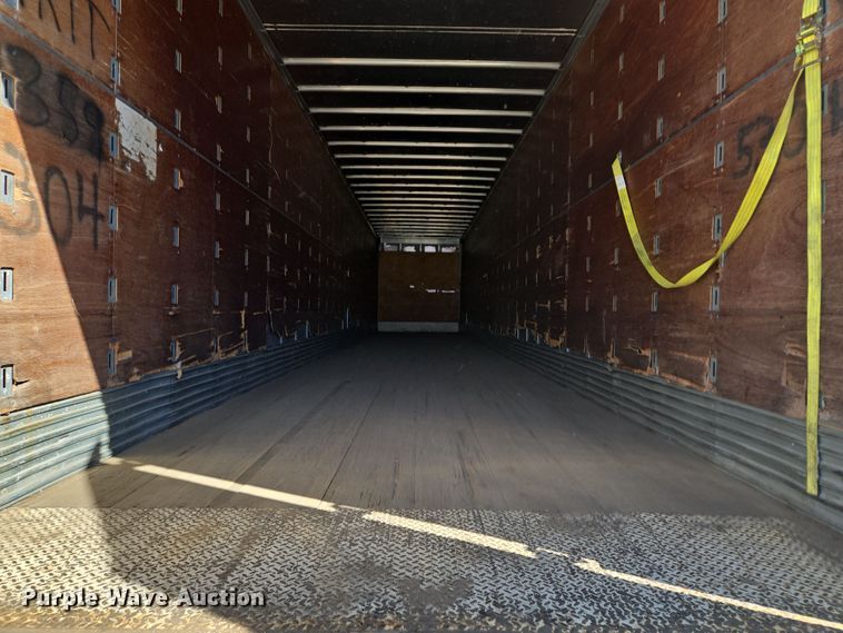 image for item EQ6724 2001 Utility dry van trailer