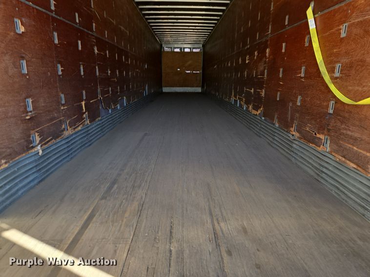 image for item EQ6724 2001 Utility dry van trailer