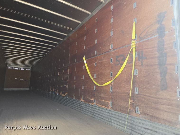 image for item EQ6724 2001 Utility dry van trailer