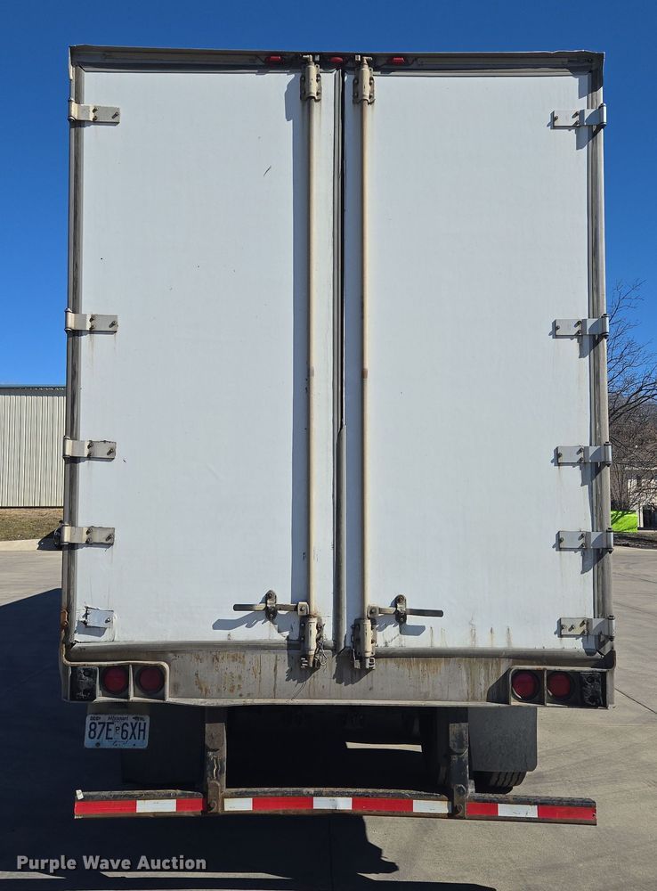 image for item EQ6727 2006 Utility Trailer  dry van trailer