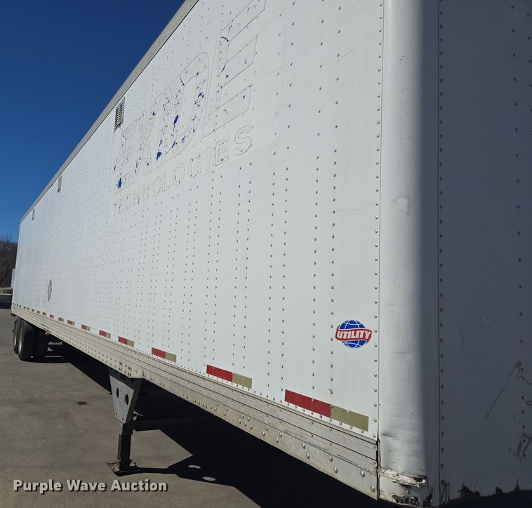 image for item EQ6727 2006 Utility Trailer  dry van trailer