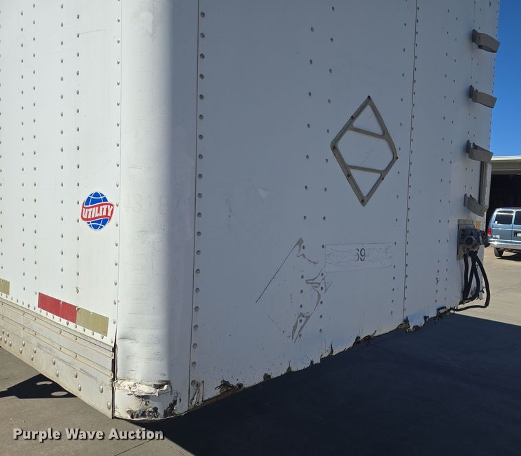 image for item EQ6727 2006 Utility Trailer  dry van trailer