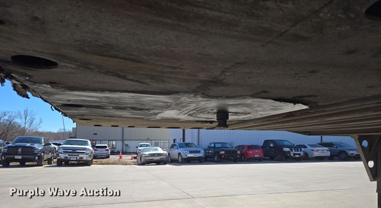 image for item EQ6727 2006 Utility Trailer  dry van trailer