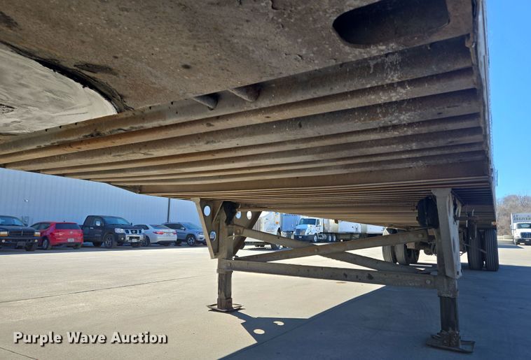 image for item EQ6727 2006 Utility Trailer  dry van trailer