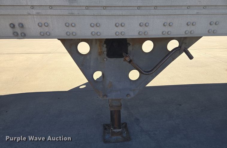 image for item EQ6727 2006 Utility Trailer  dry van trailer