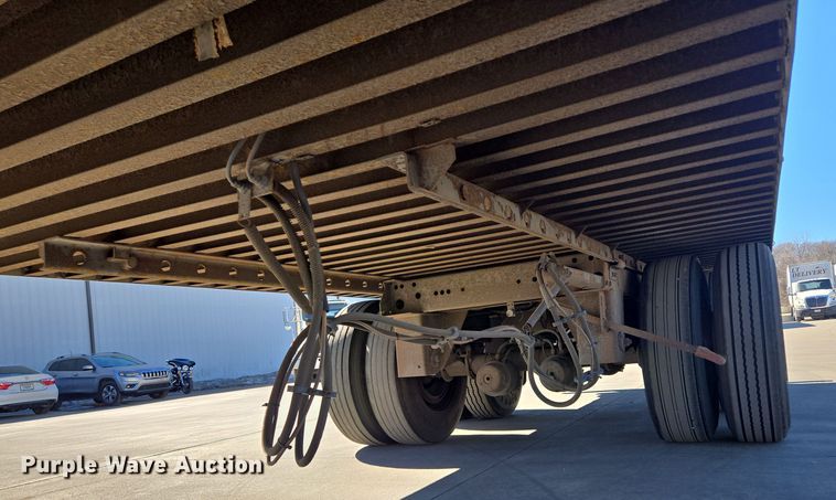 image for item EQ6727 2006 Utility Trailer  dry van trailer