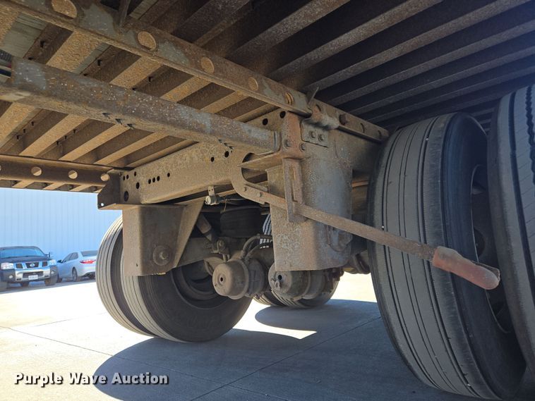 image for item EQ6727 2006 Utility Trailer  dry van trailer